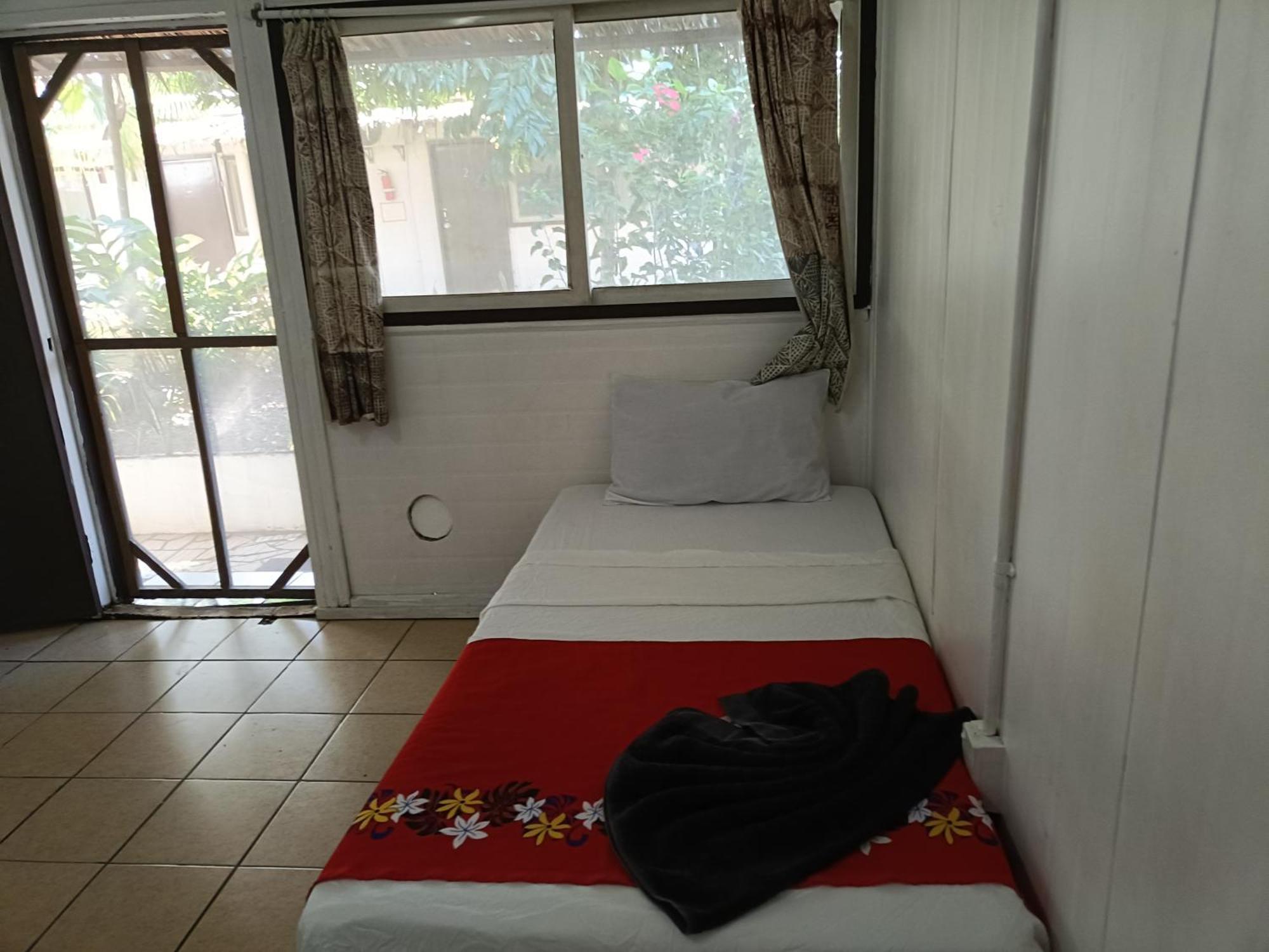 Olivias Accommodation Апиа Екстериор снимка