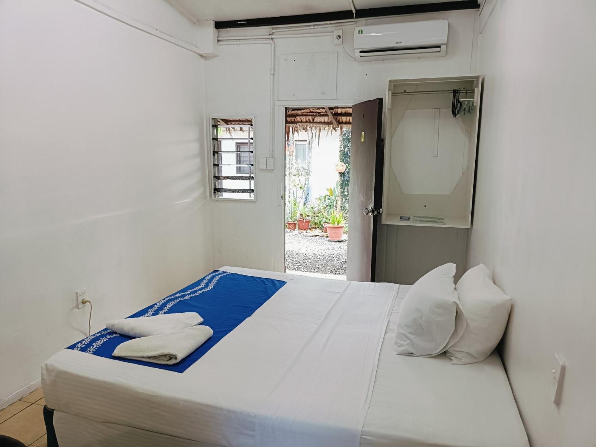 Olivias Accommodation Апиа Екстериор снимка